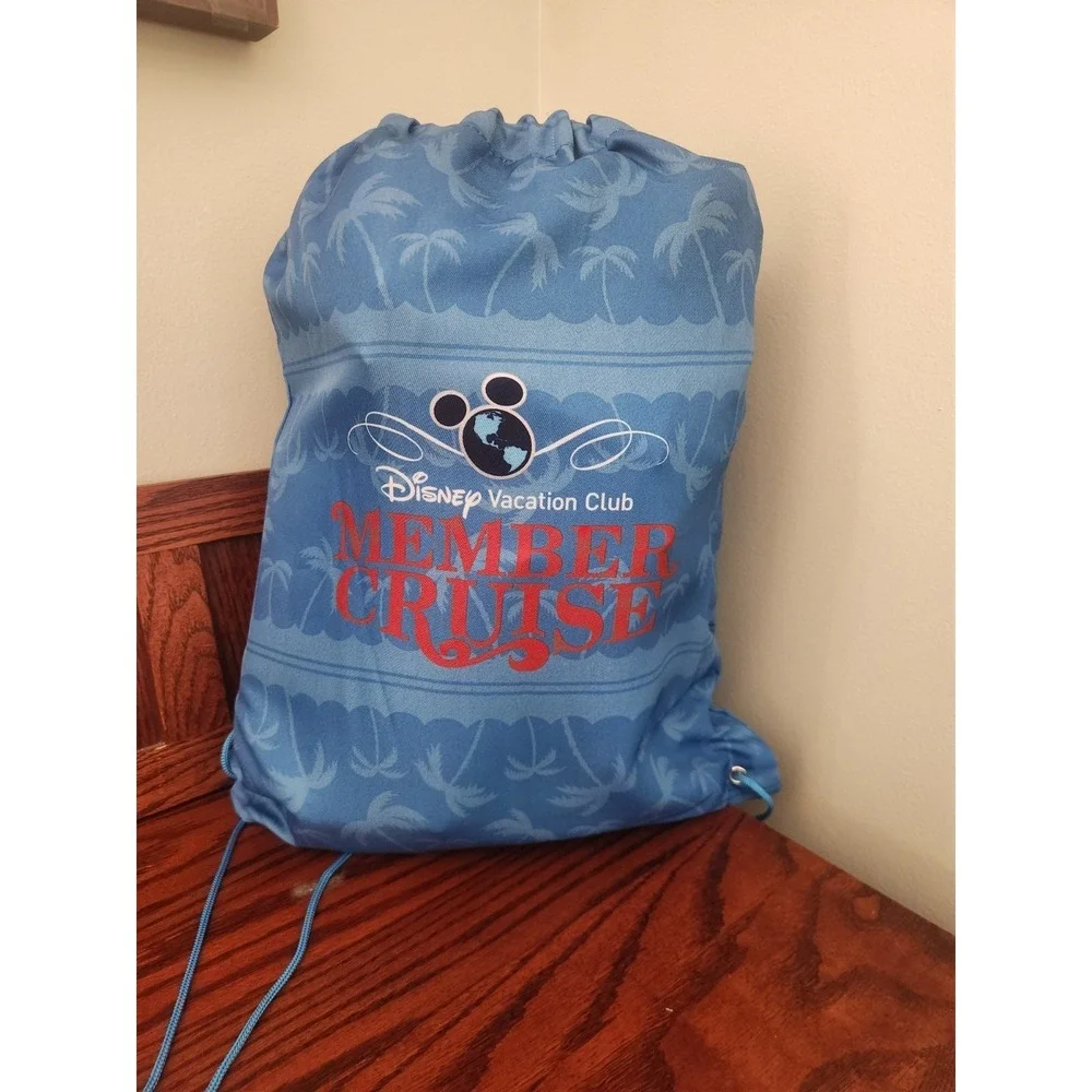 Disney Vacation Club Member Cruise Lined PICNIC-BEACH Blanket & Carry Bag 67x70